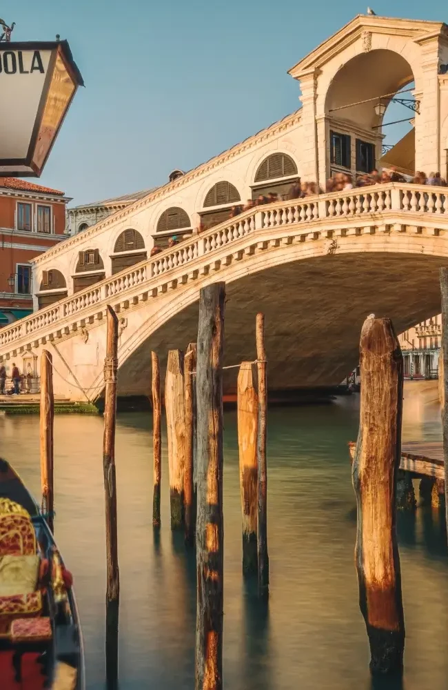 Rialto bridge in the sunlight