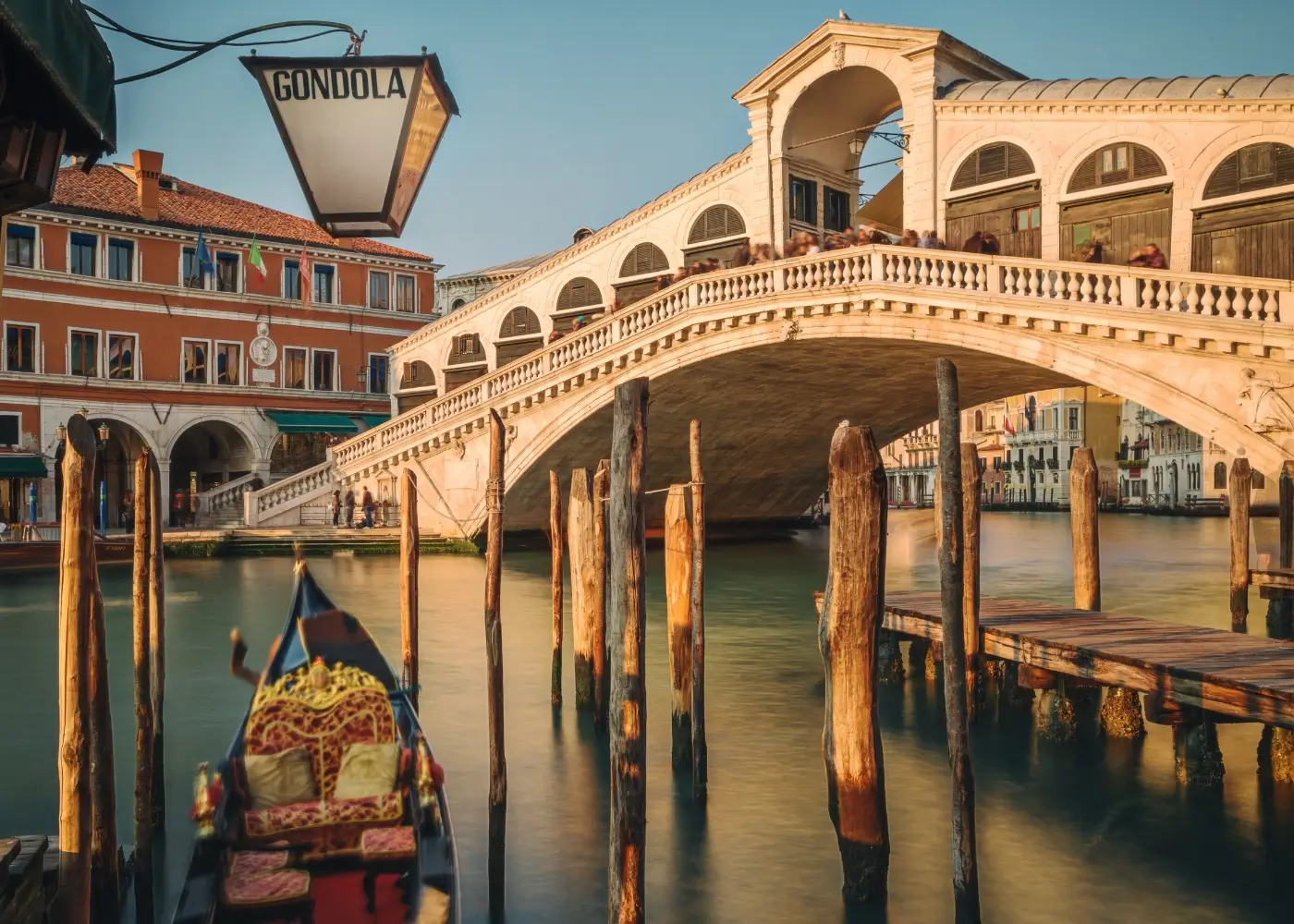 Rialto bridge in the sunlight